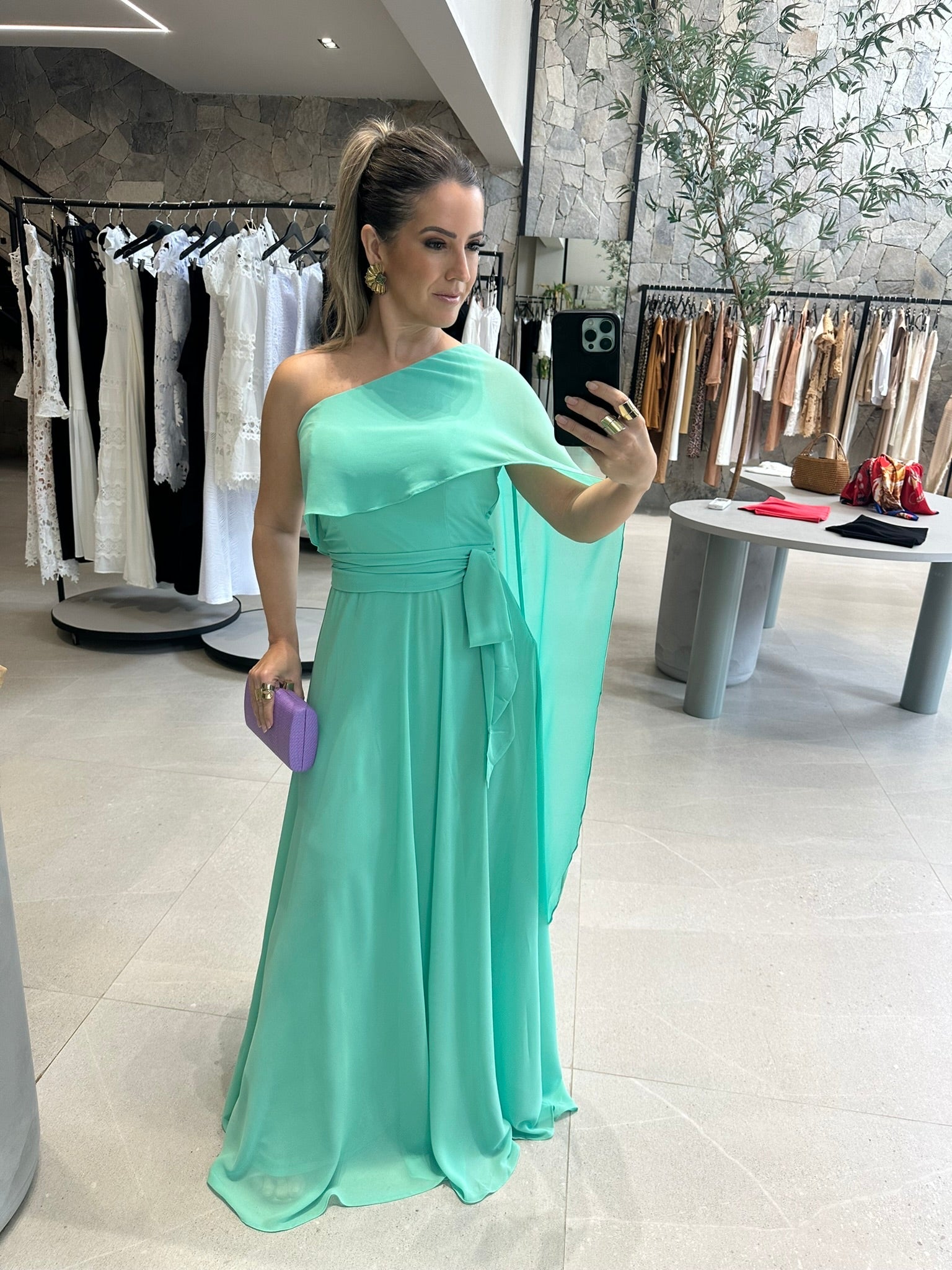Vestido ombro só capa liso