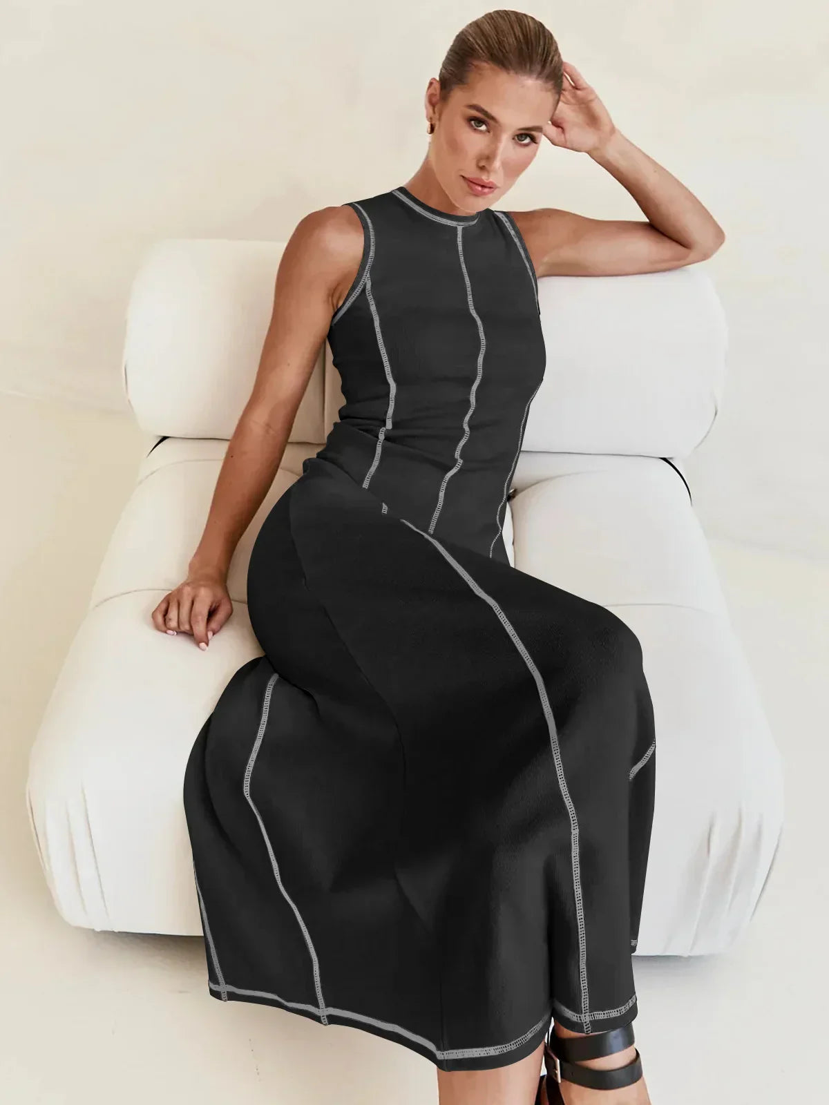 Vestido Midi de Malha Sem Mangas Eleganza