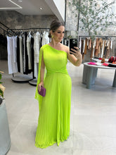 Vestido plissado capa lateral