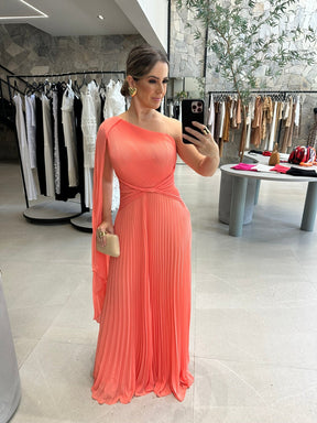 Vestido plissado capa lateral